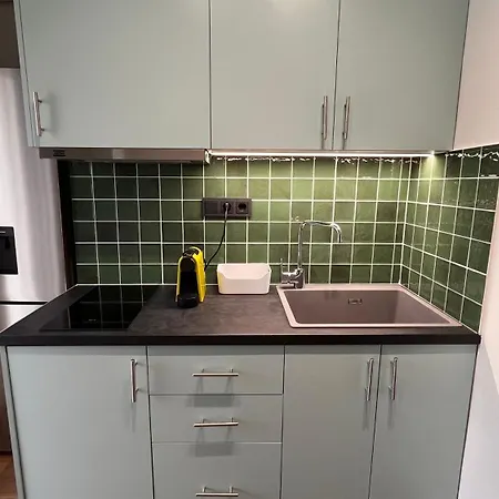 Center Junior * Selanik