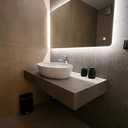 Center Junior Apartment