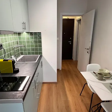 Center Junior Apartment